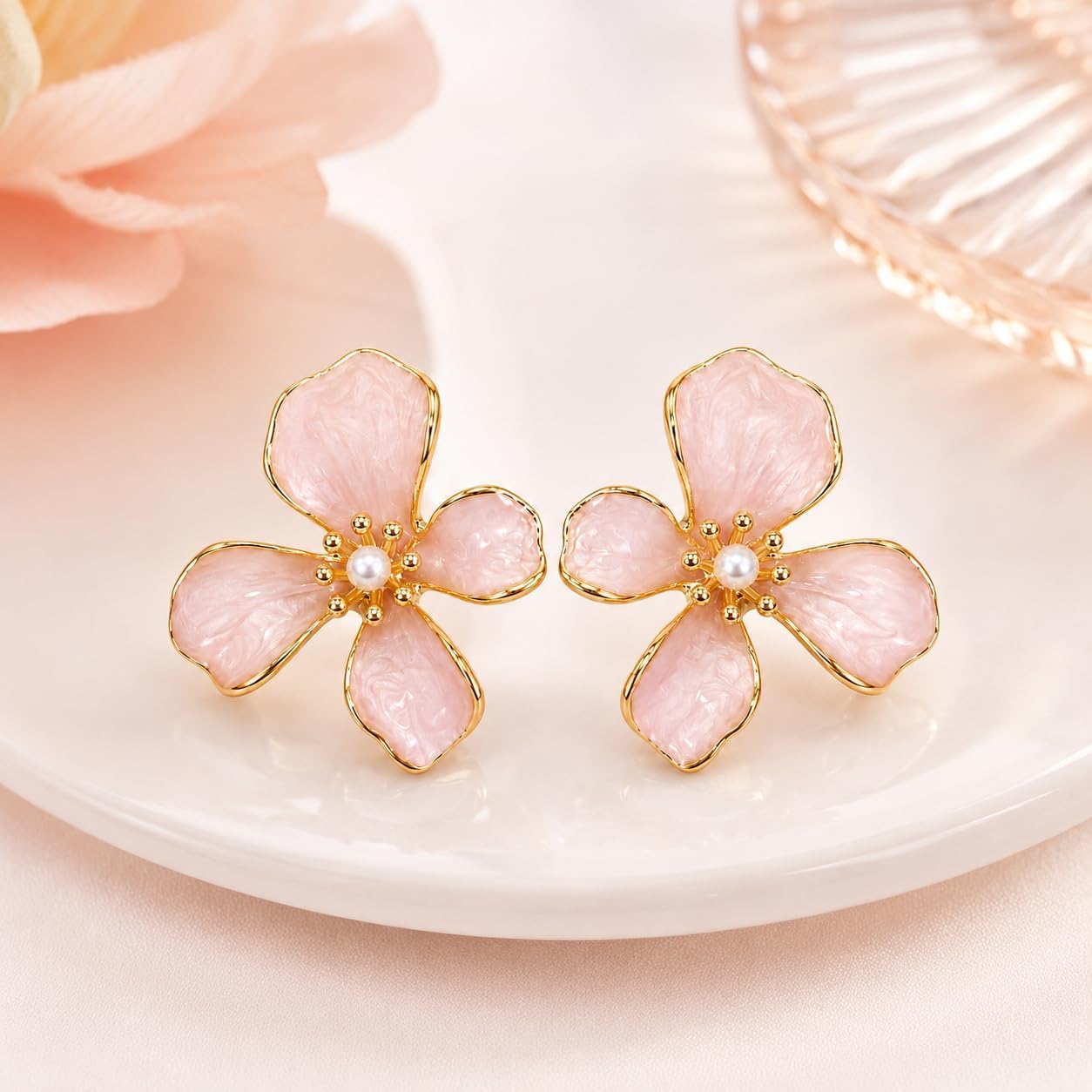 Pendientes de Flor para Mujer, Botón Rosa con Perla | Latón Chapado en Oro 18K, Poste de Plata S925, Hipoalergénicos, Para Diario, Fiesta, Boda y Regalo