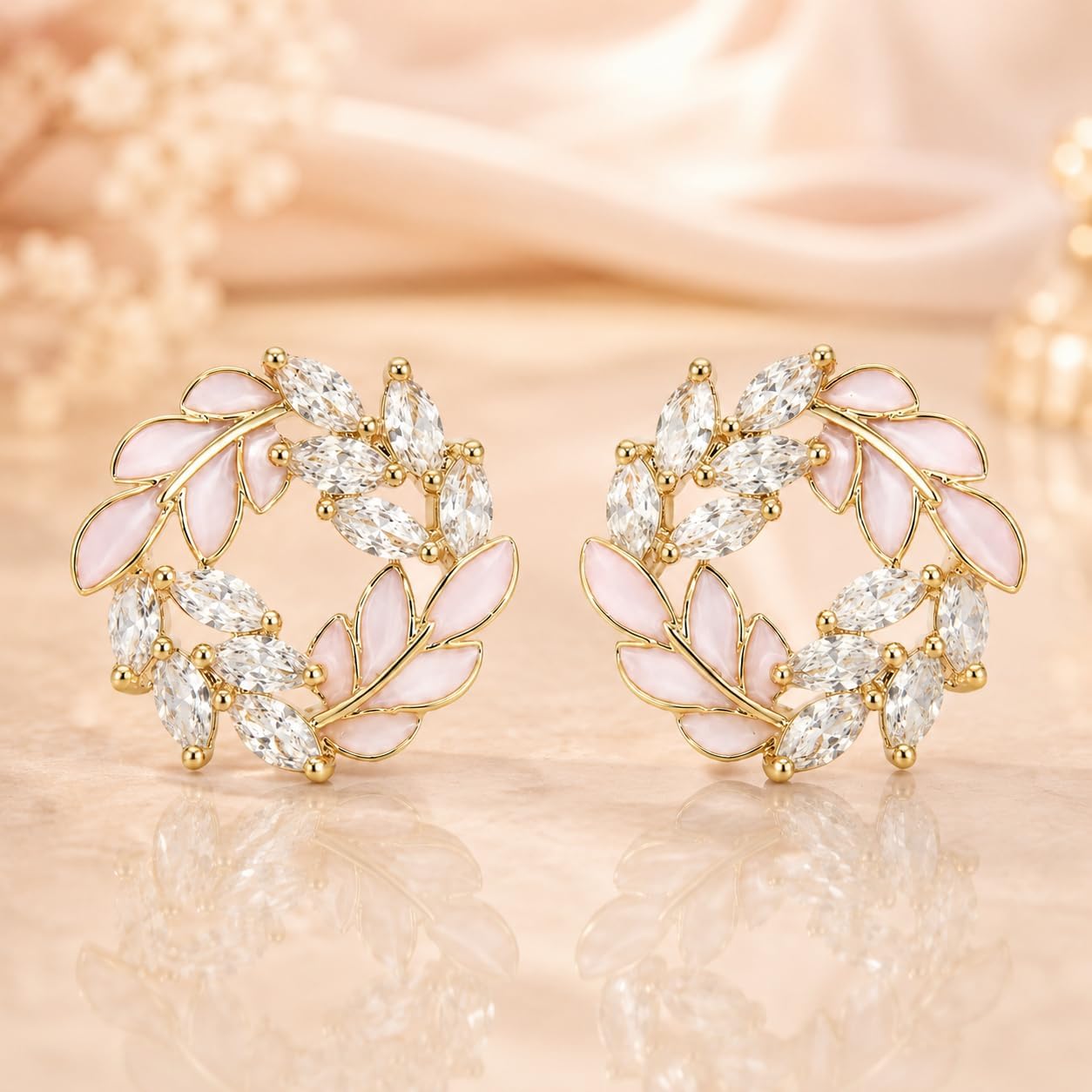 Pendientes de Botón para Mujer con Diseño de Corona de Hojas, Latón Chapado en Oro de 18K, Hipoalergénicos, Pendientes Florales con Circonitas Brillantes, Ideal para Regalo